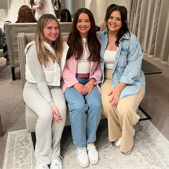 Meet your Posher, Jade - Picture 2 of 4